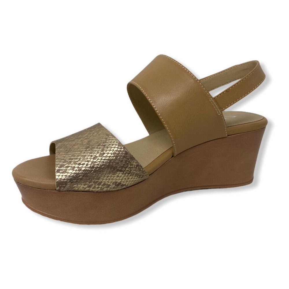 CL by Chinese Laundry Women's Wedge Sandal